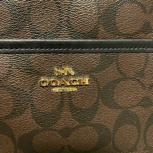 COACH BAG!! - Picture 2 of 4